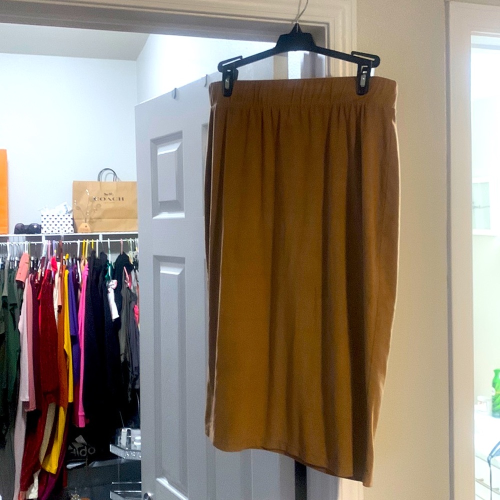 Light brown G by guess, pencil skirt size L